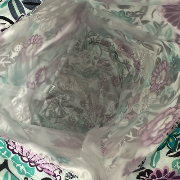 Ditty Bag- Vera Bradley- Penelope Garden - Picture 4 of 4